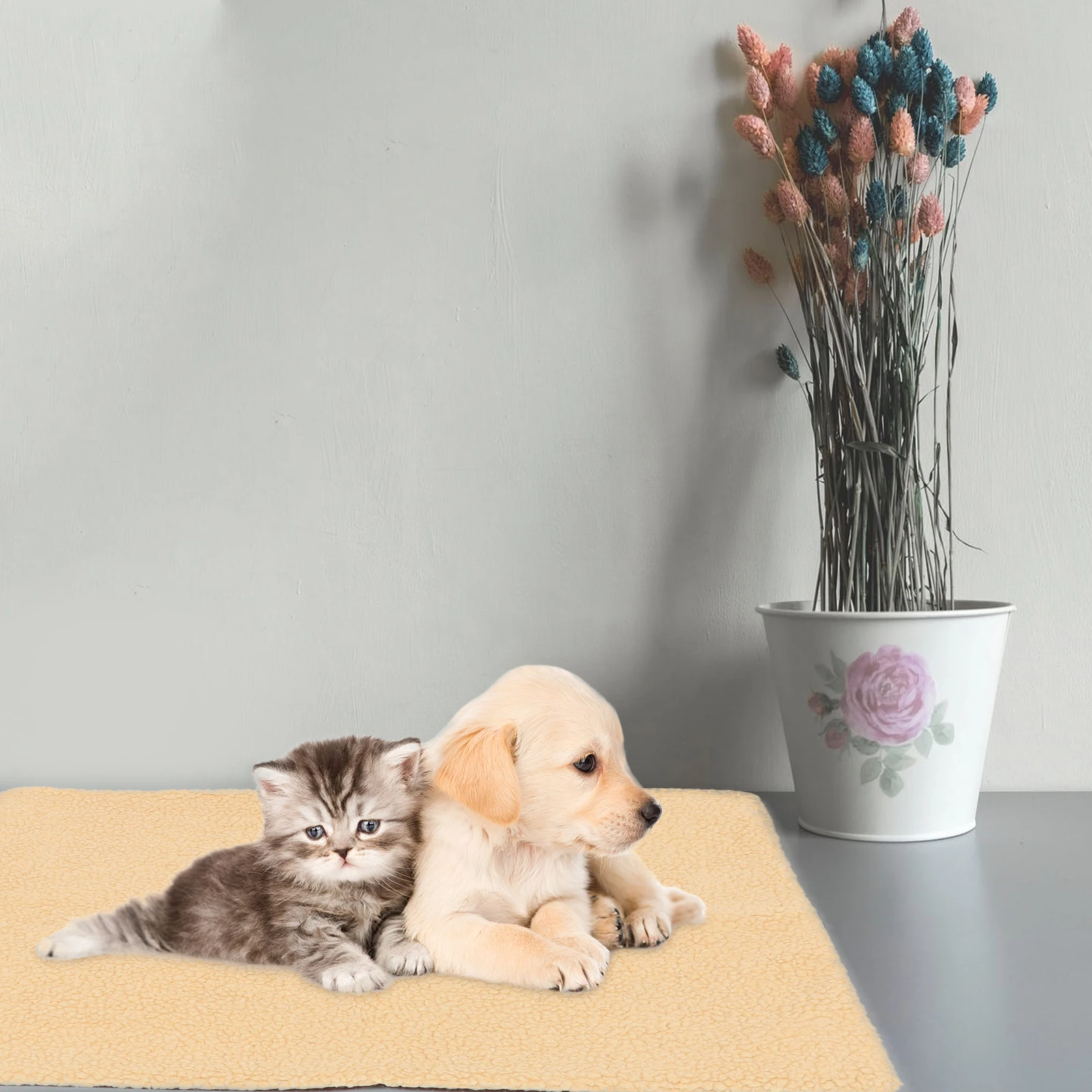 

Pet Mat Universal Dog Bed Warm Blanket Self heating Puppy Crib Lightweight Cat Pad Soft Pet Rest Mats Winter Comfort Dog