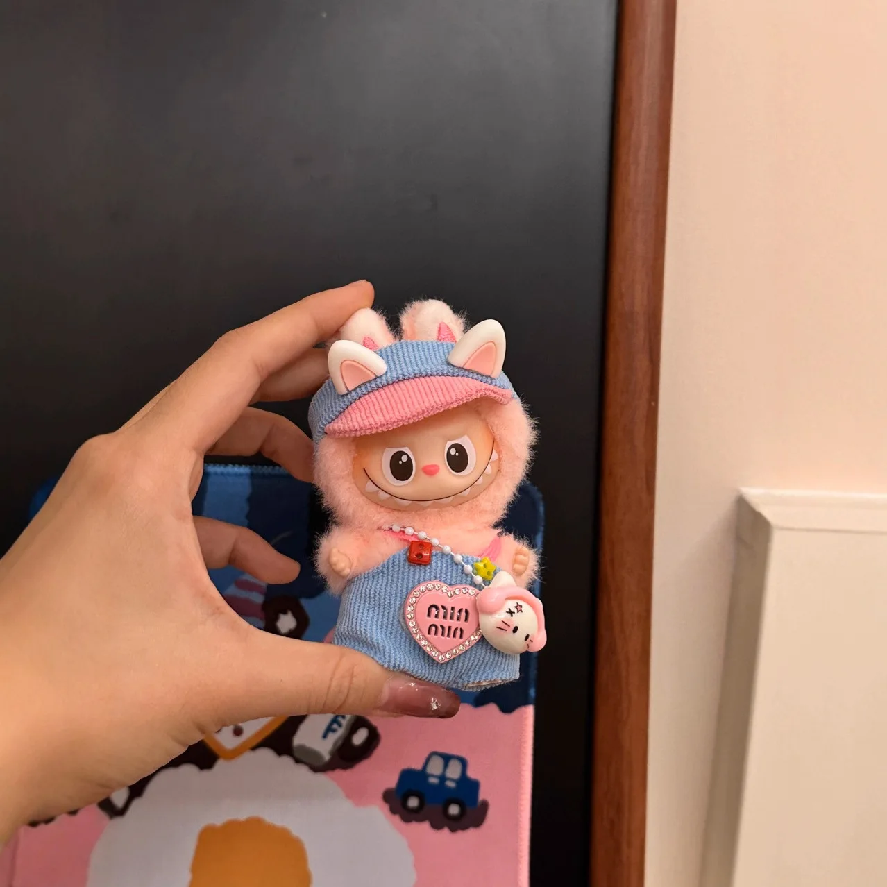 Ubranka dla Mini 4.0 Labubu, urocze ubranko onesie z motywem zwierzęcym, 4 generacja, 10 cm Labubu King, żółty strój, akcesoria dla lalek