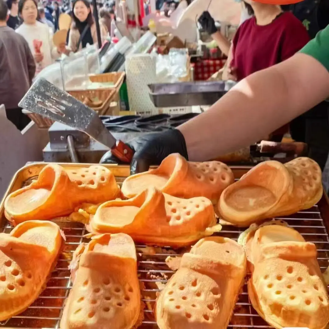 Electric Shoes Shape Waffle Maker 3000W 4-Hole Shoes Shape Waffle Bread Machine Waffle Iron Funny Snack Equipment