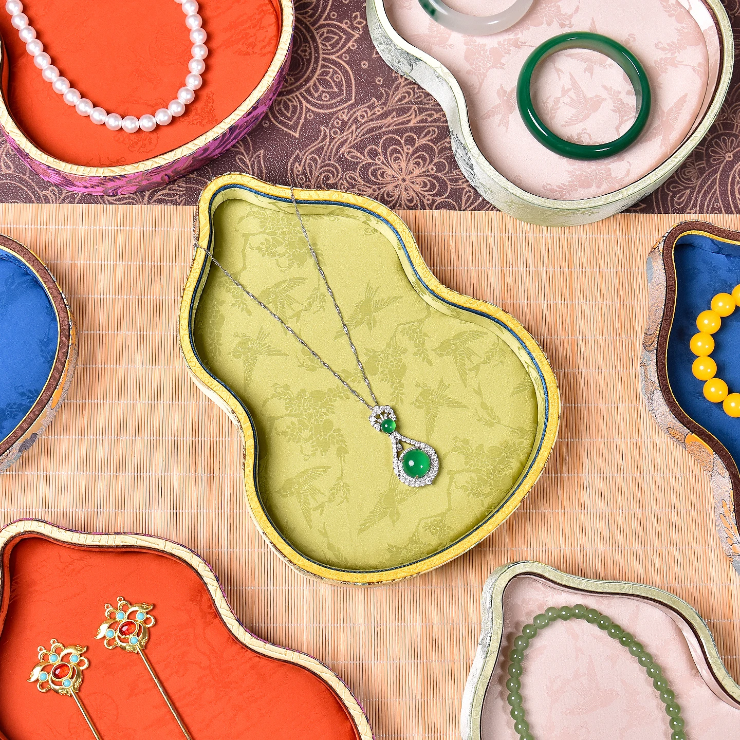 Jewelry trays, necklaces, bracelets, viewing trays, jade and gemstone jewelry display trays, jewelry display props