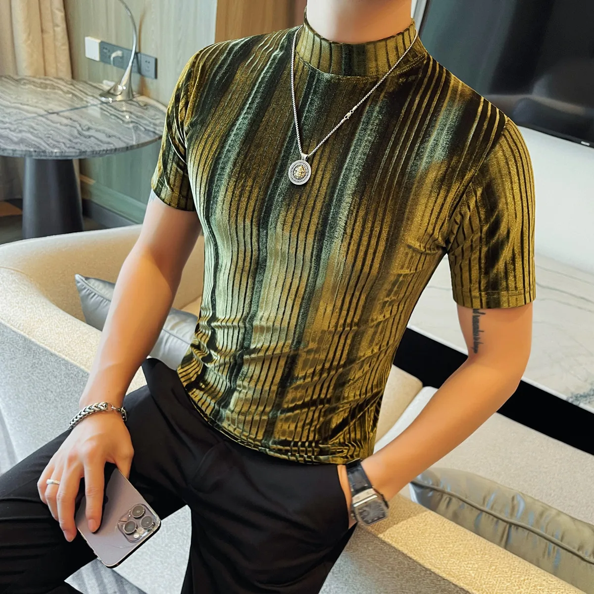 Spring/Summer Velvet Gradient T-shirt Men Short Sleeved High Neck Casual T-shirt Sim Fit Elastic Streetwear T Shirt Men Clothing