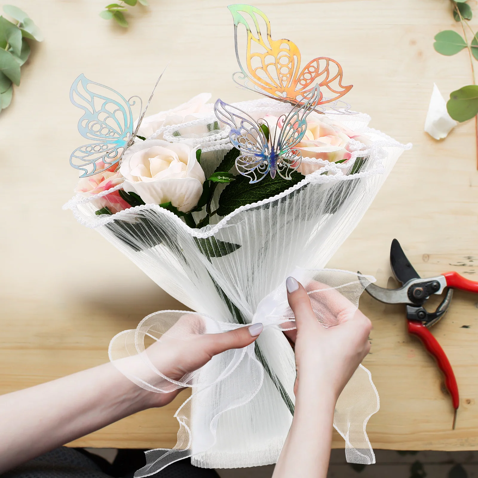 

1Set Bouquet Wrapping Paper Yarn Mesh Pearl Mesh Butterfly Decorations Ribbon Floral Paper Wrap Flower Bouquet Packaging