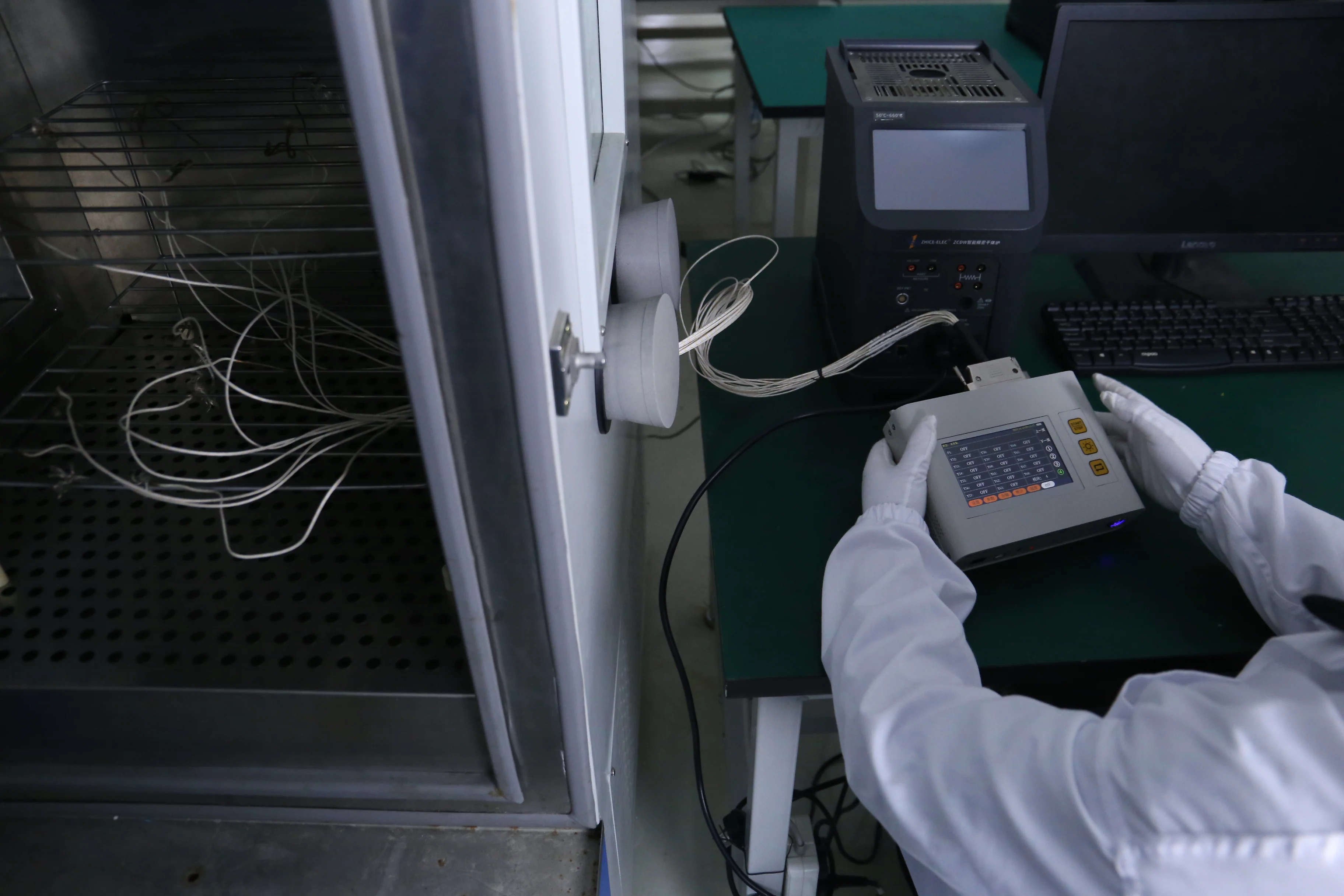 Bestbewertetes Hochgeschwindigkeits-Abtast-Thermoelement-Thermometer mit hintergrundbeleuchtetem Display zur Temperaturüberwachung in chemischen Pflanzen