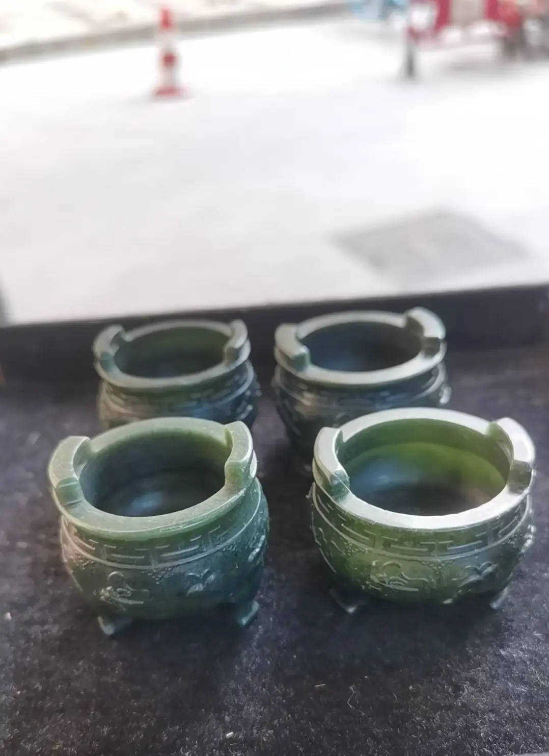 

1 шт. сокровище китайский винтажный Hetian старый нефрит 4 вида Ding горшок сосуд для демонстрации тотем резьба амулет Таймстаун