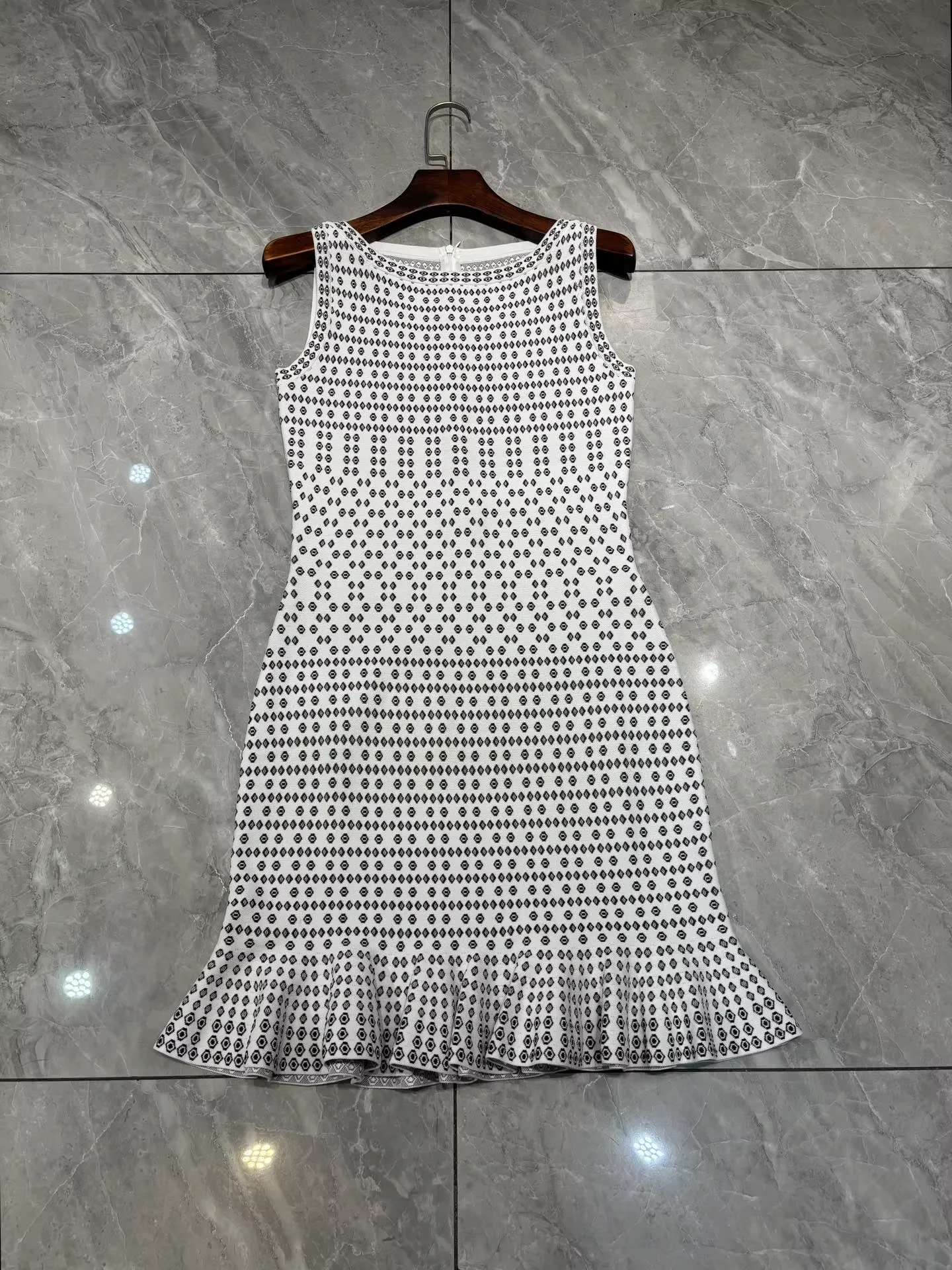 

Geometric Pattern Women's Tank Dress Ruffles Spliced Round Neck Sleeveless Vintage Ladies Knitted Mini Robe