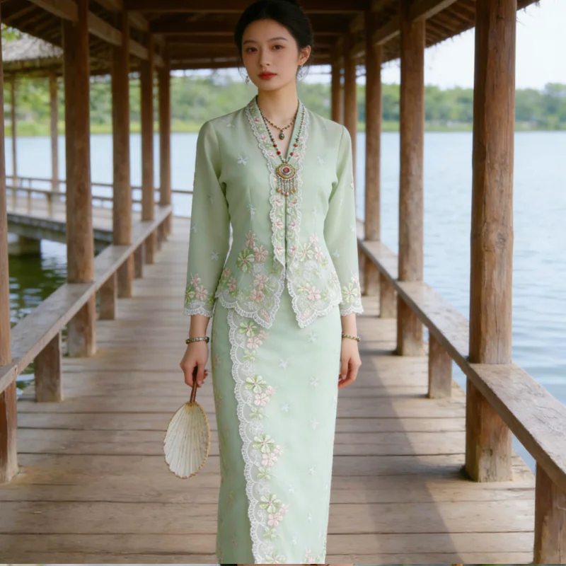 

Комплект женской одежды Little Nyonya: белая юбка из сетки с вышивкой и кружевом (тяжелая вышивка)