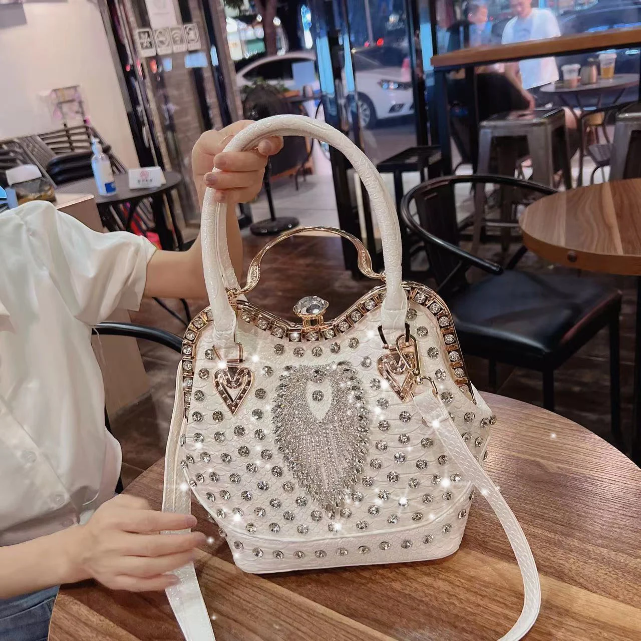 Cross-body bucket bag female 2022 new fashion high sense fashion diamond inlaid female bag high-grade handbag single shoulder ba