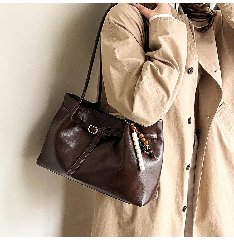 Vintage Brown Leather Tote Bag with Beaded Bag Charm Buckle Detail Large Capacity Shoulder Purse for Work Commuter Daily Use