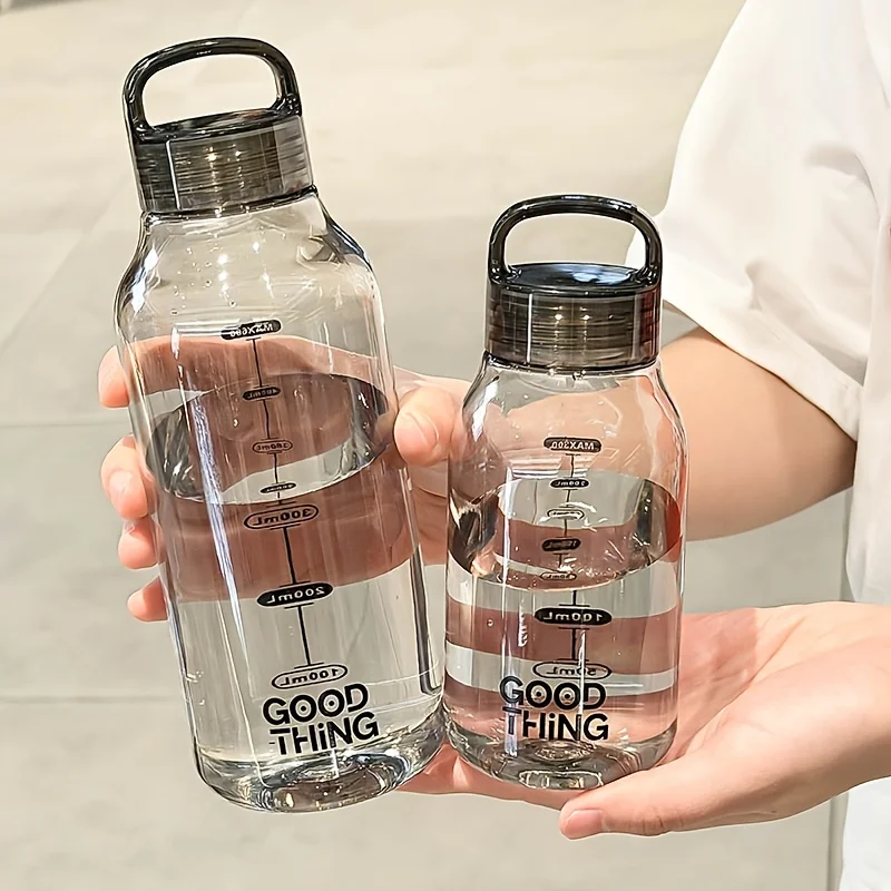 Japanese-style minimalist transparent polycarbonate water bottle, leak-proof, heat-resistant, portable, durable and stylish.