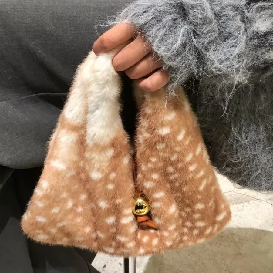 

【New style】Korean cute fur bag autumn and winter new deer pattern fur fashionable commuting single shoulder backpack light luxu