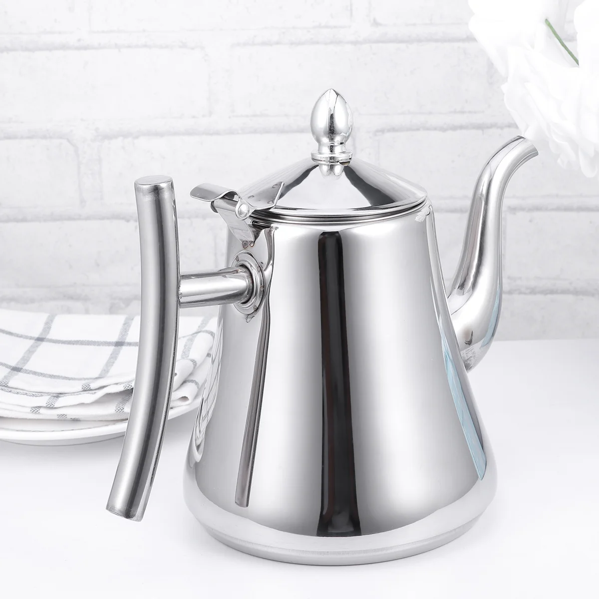 

2L Stainless Steel Teapot with Inner Strainer for Quick Brewing and Easy Cleanup, Suitable for Home Kitchen Restaurant Use