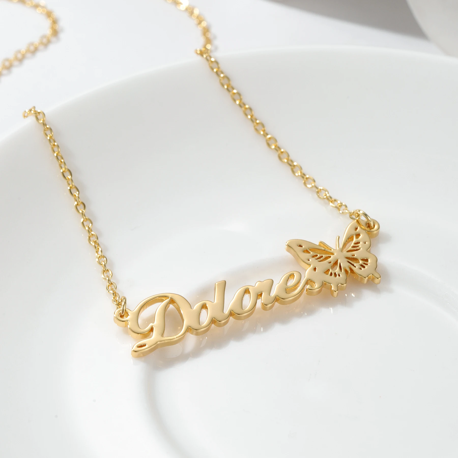Liontin Nama Personal Kalung Kupu-kupu Kustom untuk Wanita Hadiah Perhiasan Mode Baja Tahan Karat Rantai Tulang Selangka Indah
