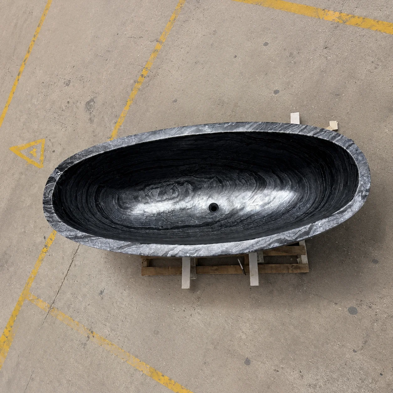 #￥Wholesale Black Fluted Bathtub Jurassic Zebra Marble Custom Standing Bathtub Black Handcrafted Soaking Tub for Luxury Hotel