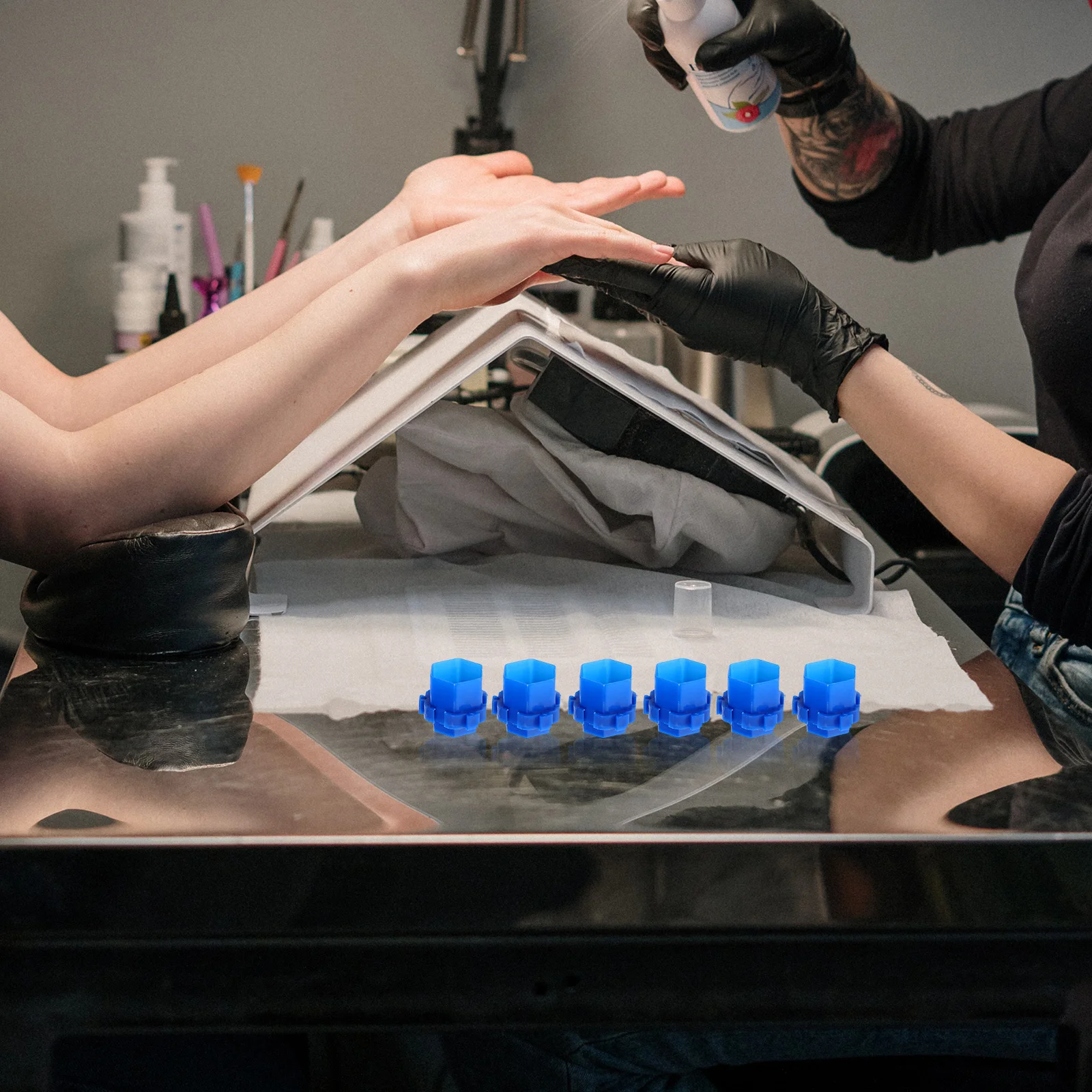 

200Pcs Small Tattoo Ink Cups Thickened Pigment Holders Stable Base Ink Storage Caps Convenient for Artists Tattooing Cups