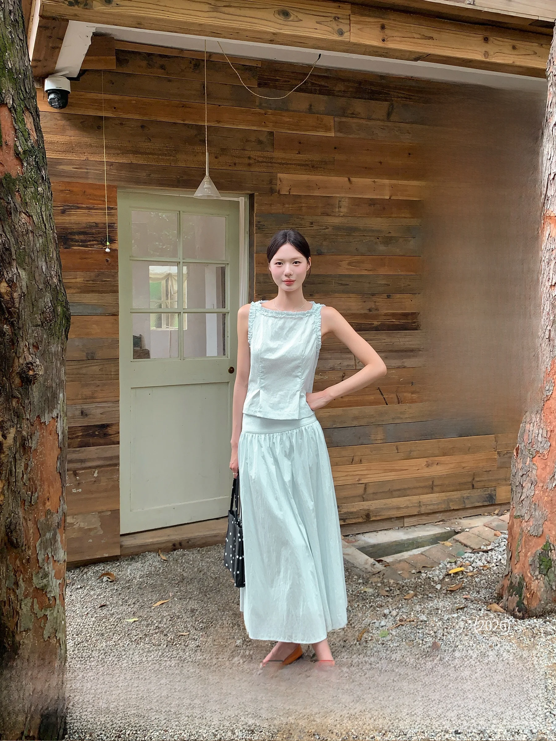 

Summer New Style Large Flower Wooden Ear Half Skirt Two-Piece Set Women's Sleeveless Fashionable Elegant Outfit