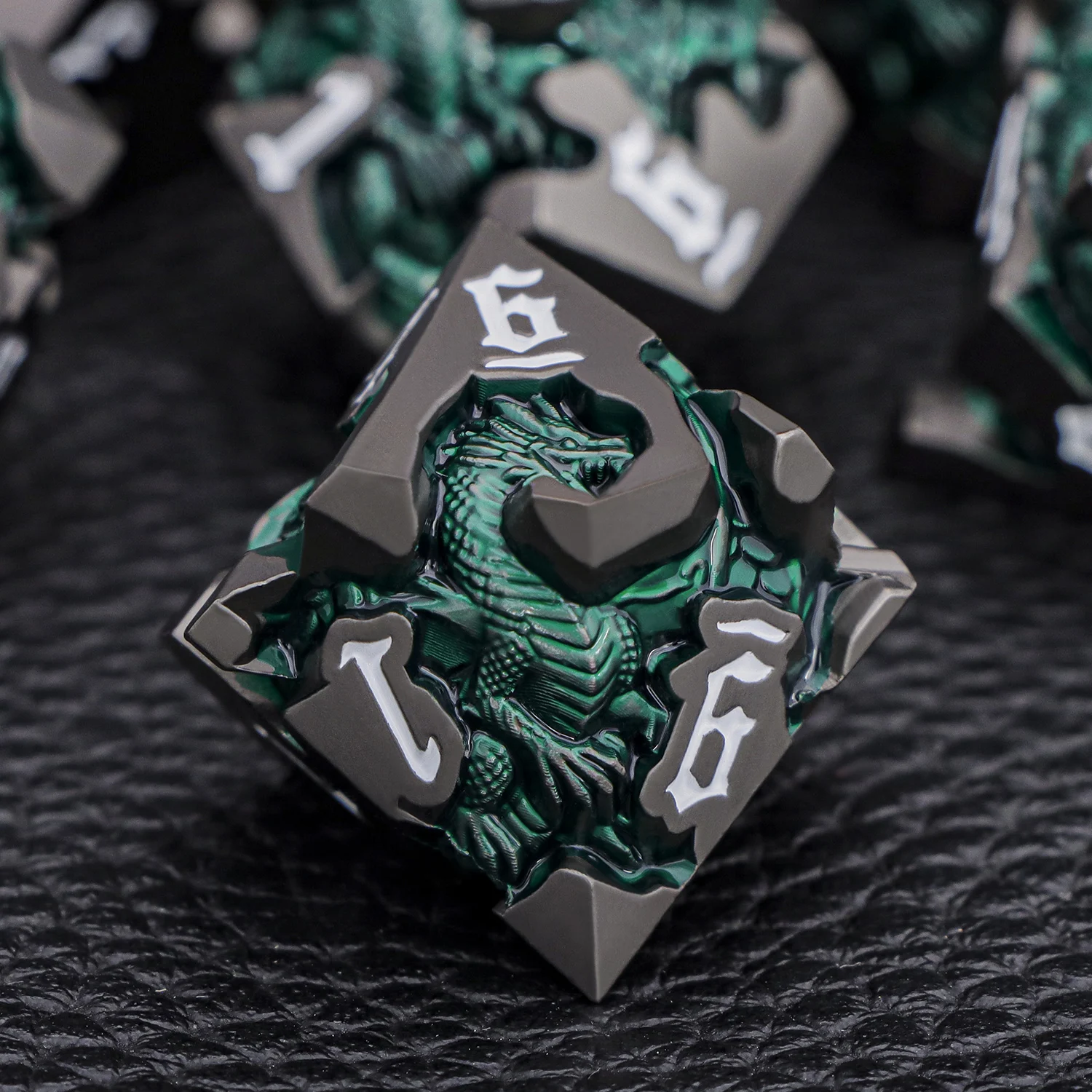 مجموعة من 7 قطع من مكعبات النر - مراجعة Board Game Dungeons And Dragons وسعره
