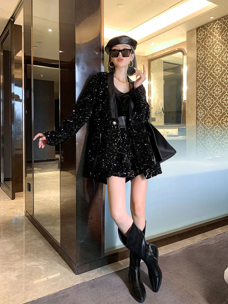 

European Station 2022 Autumn Winter new V-neck leather suit heavy industry sequin Coat + shorts two-piece sets women's fashion