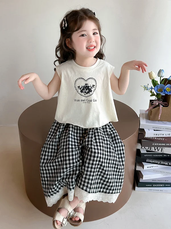 

Летний клетчатый комплект со штанами для девочек, кружевная свободная детская одежда, костюм из двух предметов с отделкой в виде сердца для маленьких девочек, модный студенческий orm