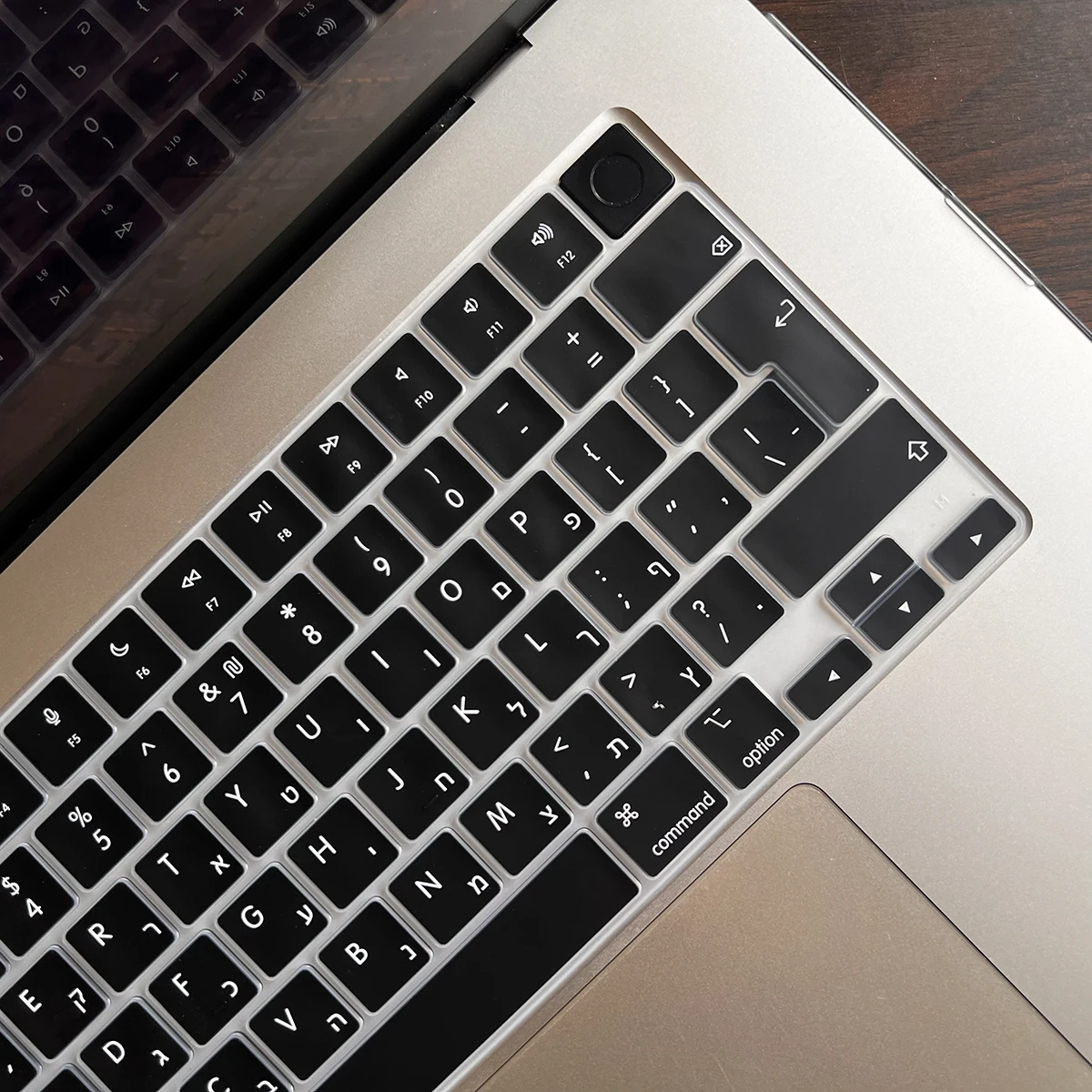 yZ[zVRwuCL[{[hJo[veN^[ MacBook Pro/Air M2 M3 M4 p 13/14/15/16 C`̃\tgیtBƌ݊