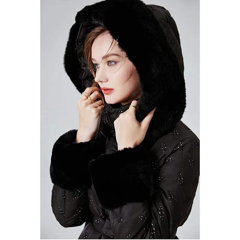 أسفل سترة المرأة الراقية المرأة 2025 شتاء جديد سميكة نمط طويل المألوف الخصر مقنعين مقنعين سترة الخبز