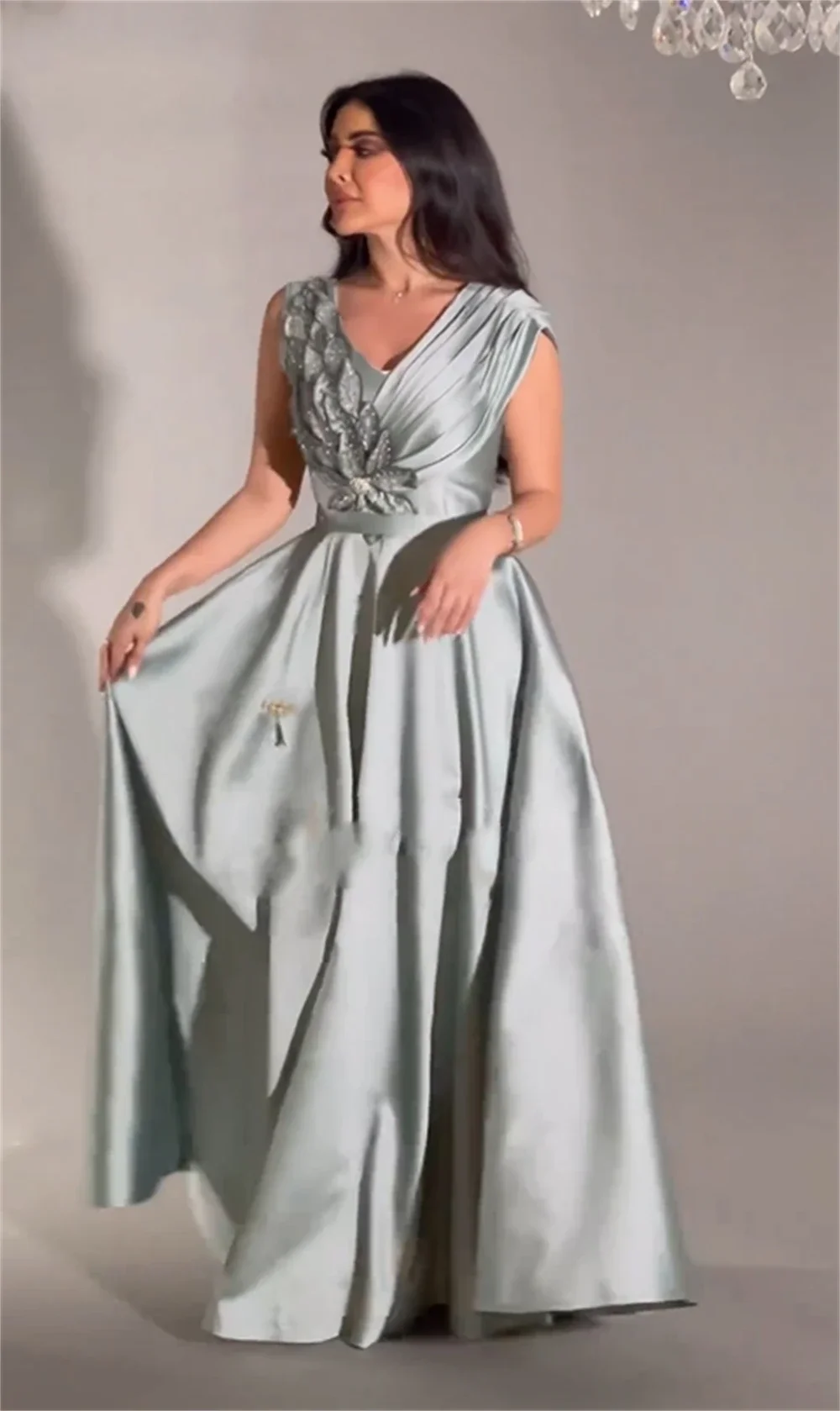 Robe de Soirée en Satin à Paillettes, Robes de Bal Élégantes, Col en V, Ligne A, Fleurs de Quinceanera, Vinc, 2023