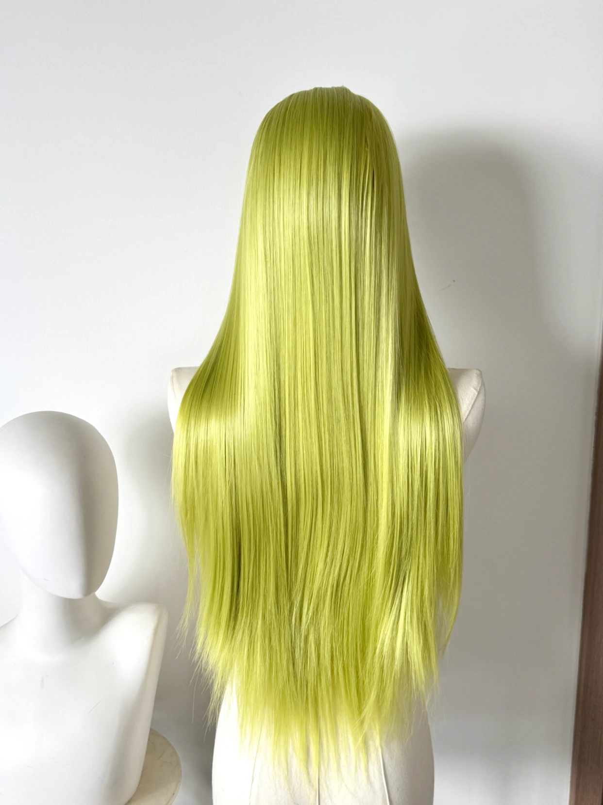 Parrucca anteriore in pizzo verde pietra preziosa verde oliva Capelli lunghi lisci 13 * 4 Parrucche frontali in pizzo HD per parrucche sintetiche in pizzo Cosplay Lolita