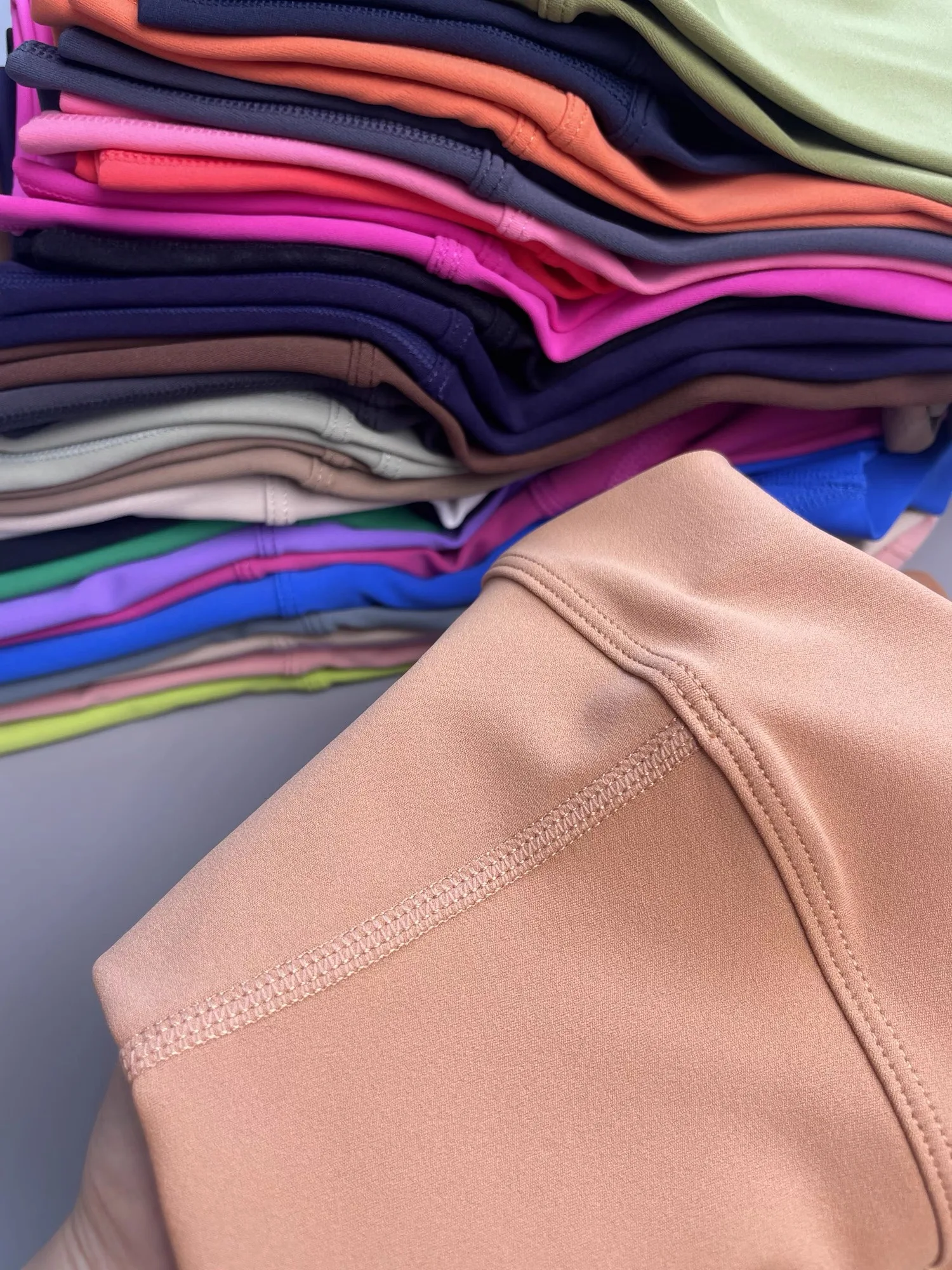 Damen High-Waist Naked Feel Schnelltrocknende Kompressions-Shorts, Anti-Scheuer- & Anti-Exposure Yoga-Lauf-Fitness-Shorts – Detail 8