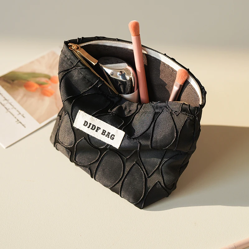 Women\'s Makeup Bag Small Black High-quality Cosmetics Lipstick Loose Change Storage Bag Portable Travel Cloth Bag Clutch Ins