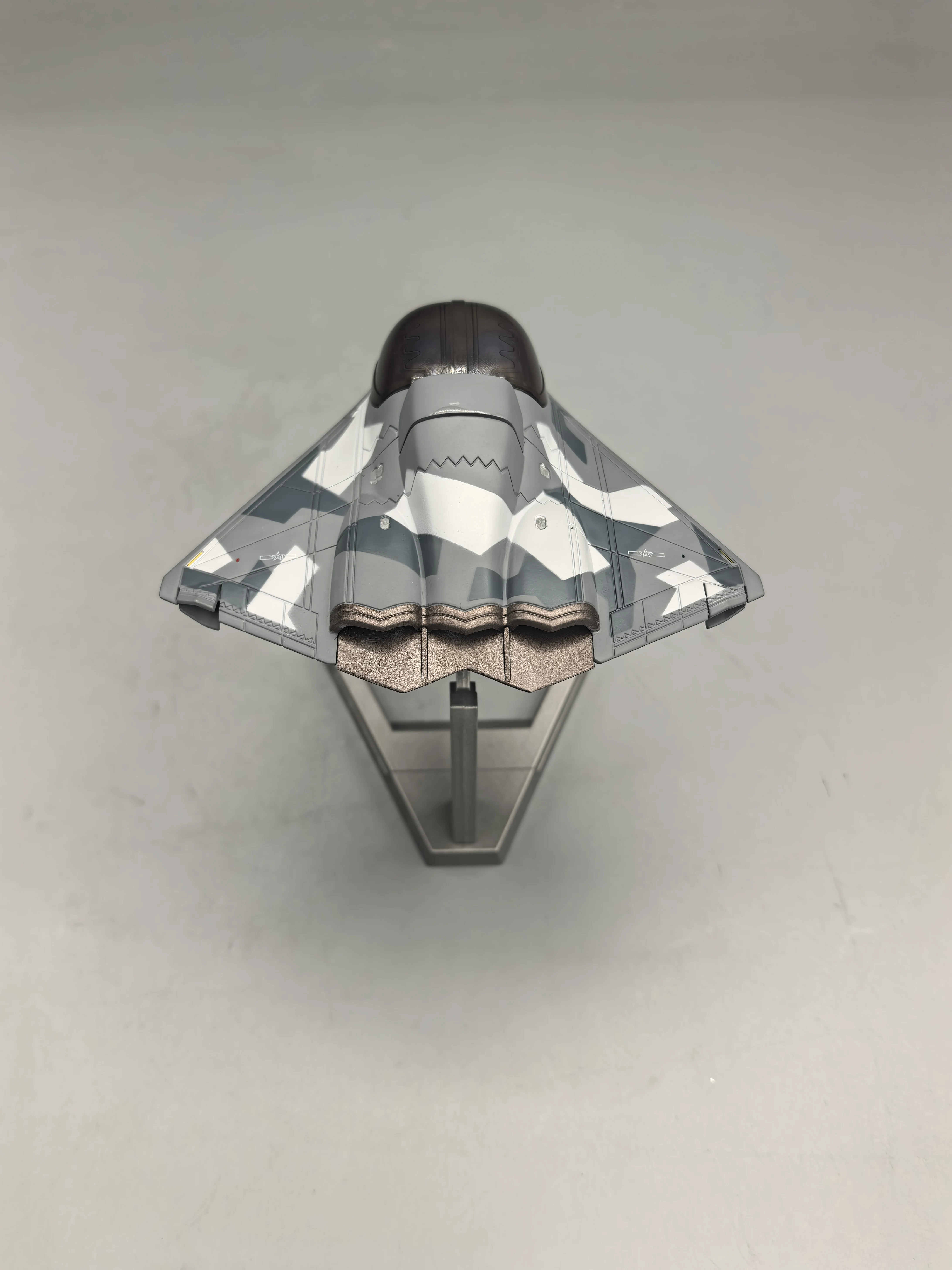 J-36 Q-Version Fighter Jet Alloy 6th Generation Simulation Aircraft Model J36 Miniature Airplane Static Display Adults Fun Gifts