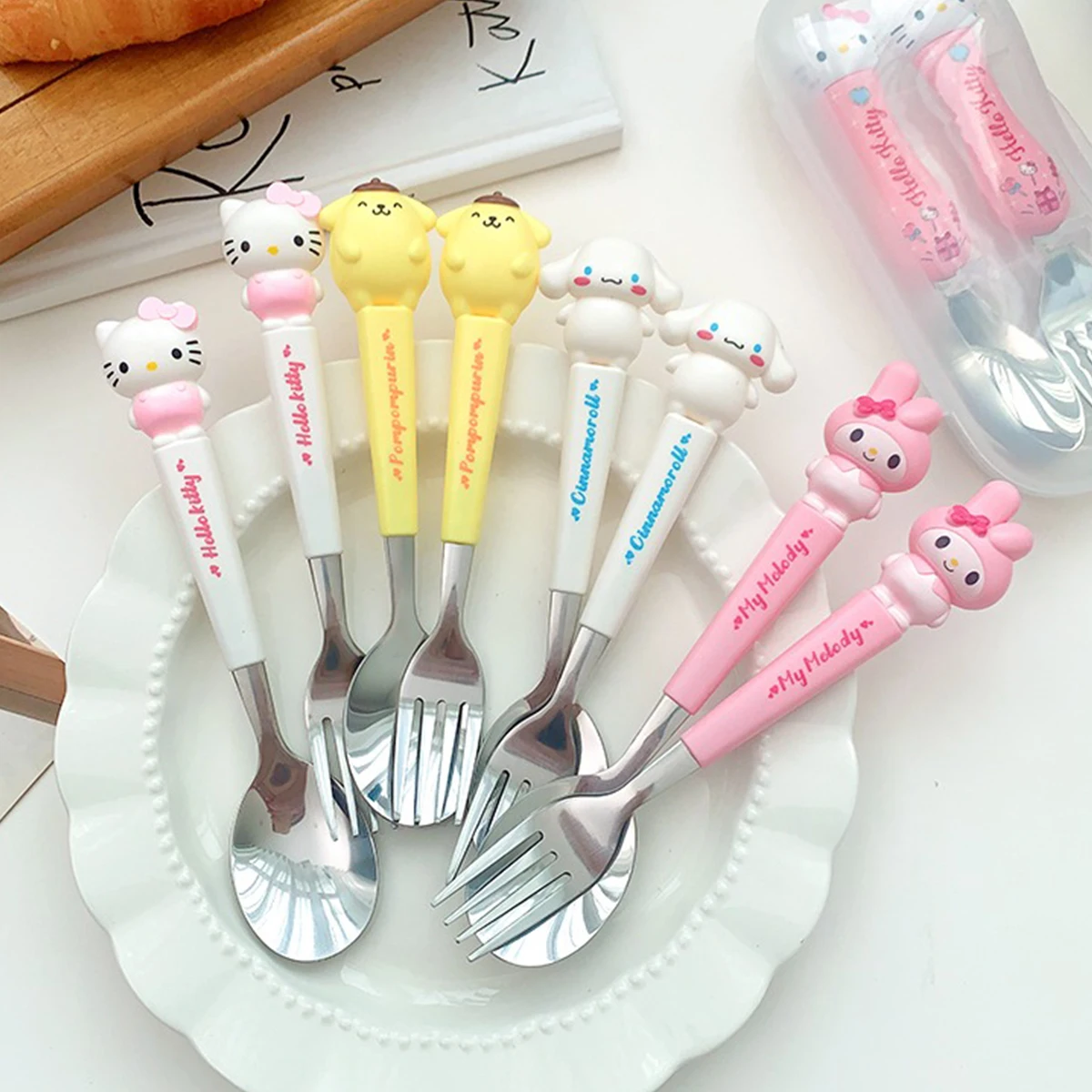 سانريو مرحبا كيتي مجموعة أدوات المائدة الكرتون لطيف Kawaii ملعقة شوكة 2 قطعة مجموعة السفر في الهواء الطلق المحمولة أدوات مائدة من الفولاذ المقاوم للصدأ هدية