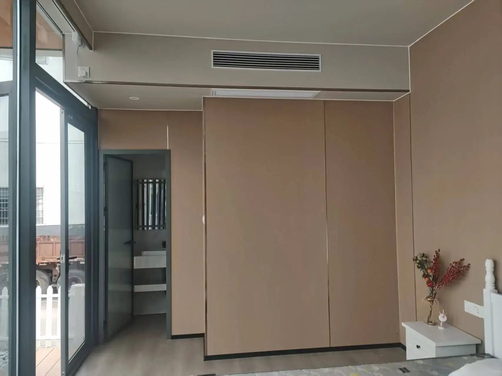 Double-Layer Apple-Inspired Prefabricated Container House Feature Factory Office Cabin House(Please Inquiry Shipping fee