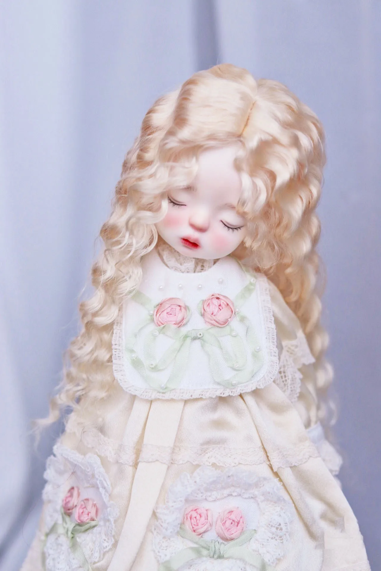 Fashion 1/6 BJD Doll Hair, Mohair Wig Small Blonde Curls Free Shipping