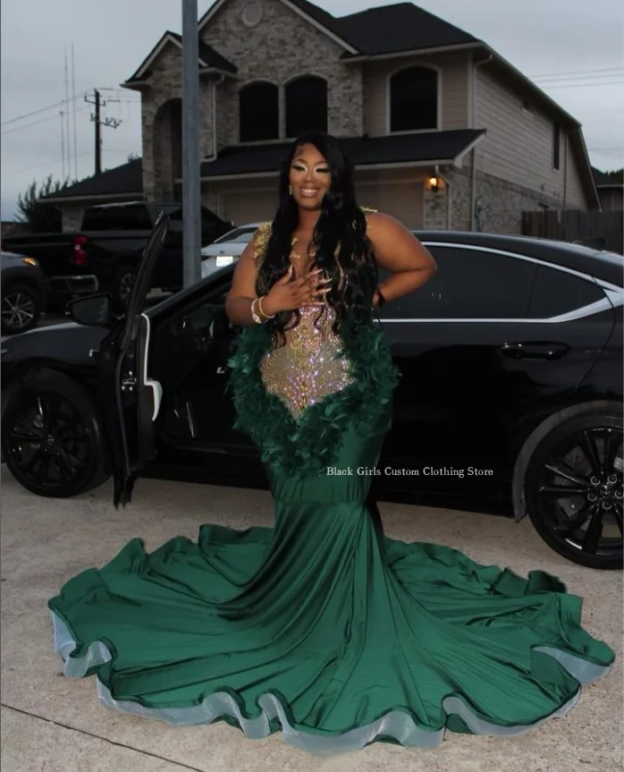 Luxury Emerald Green Mermaid Prom Dress 2024 Elegant Crystal Beaded Feather Appliques Black Girls Birthday Party Evening Gowns