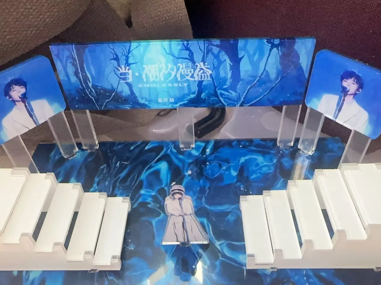 New Wang Junkai Concert Tide Overflow Stage Model Supporting Cute Surrounding Creative Plaque Decoration view 3