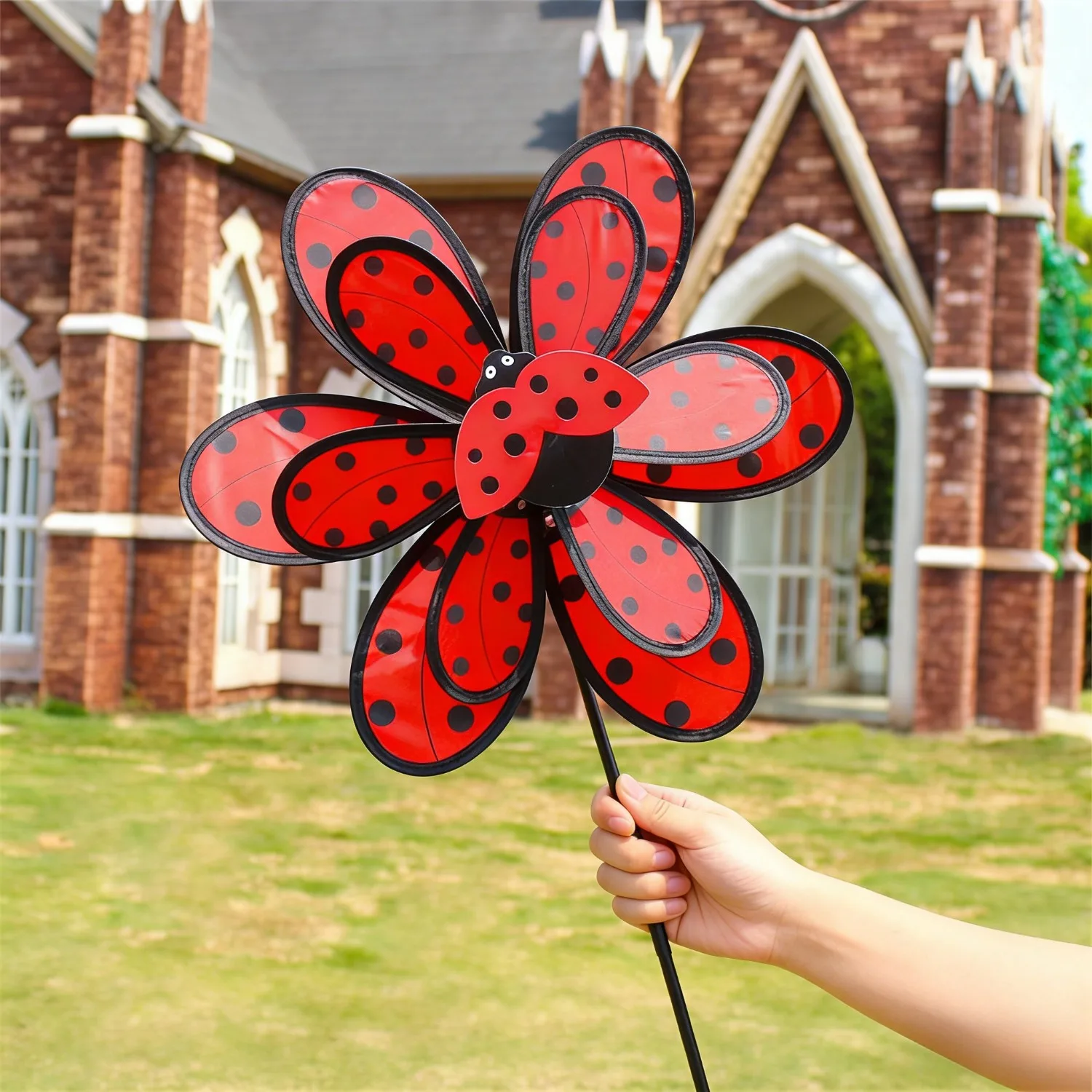 A Ladybug-shaped Pinwheel Garden Decoration - Courtyard Wind Spinner, Weather Vane, Wind Toy, with Double-layer Rotating Blades
