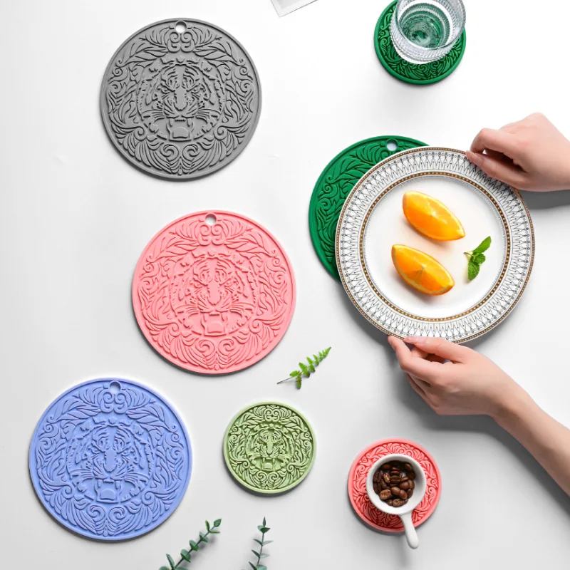 Kitchen Silicone Mat Round Coaster Waterproof Placemat Heat Proof Pot Mat Cup Mat Household Decoration and Table Accessories