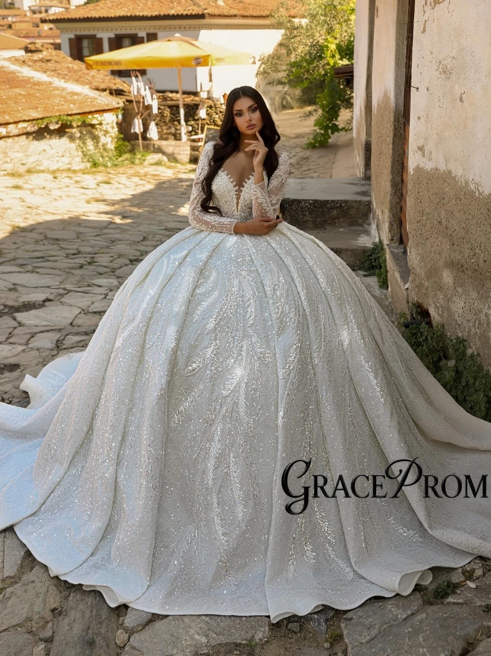 

Shimmering Noble Ball Gown For Women Sexy Plunge Neckline Exquisite Wedding Dress Customized Delicate Long Train Bride Wear
