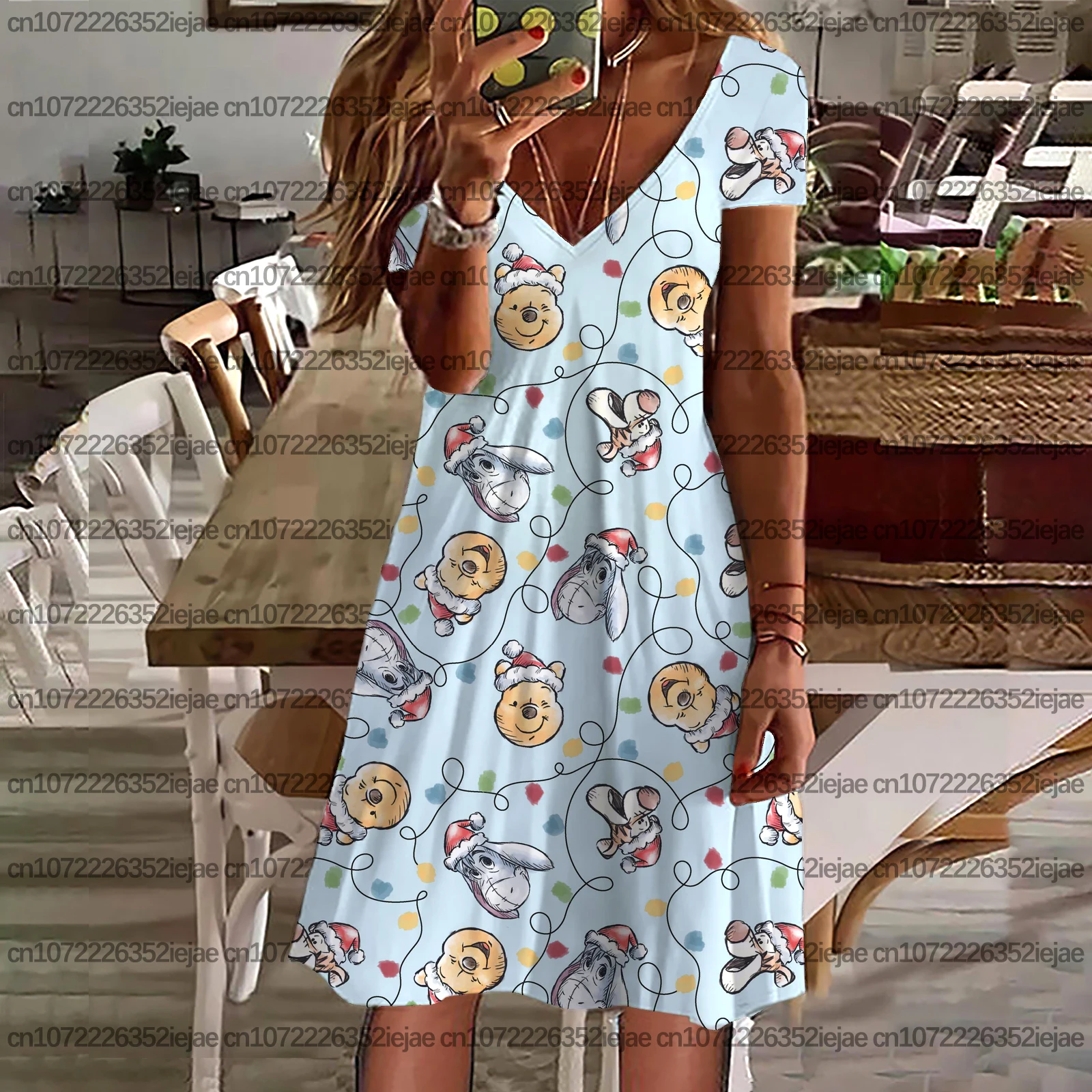 Nowa letnia sukienka damska z dekoltem w serek, modna sukienka w stylu boho na plażę z kwiatowym nadrukiem, sukienka imprezowa z motywem Disneya Kubuś Puchatek, luźny krój.