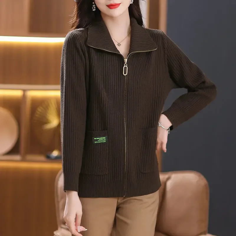 Autunno Inverno 2025 Moda Confortevole Casual Donna Cardigan lavorato a maglia Giacca maglione Versatile Colletto ribaltabile Allentato Top da donna ZT157