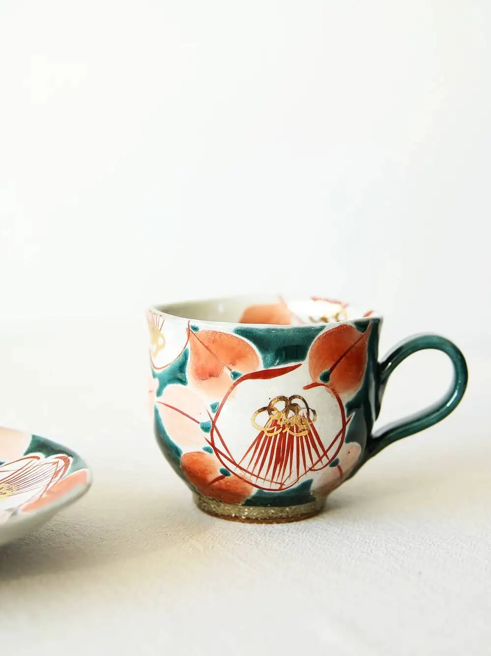 In Stock Japanese Imported Kutani Ware Kōkōzan Kiln Hand-Painted Gold-Decorated Camellia Coffee And Tea Cup With Saucer