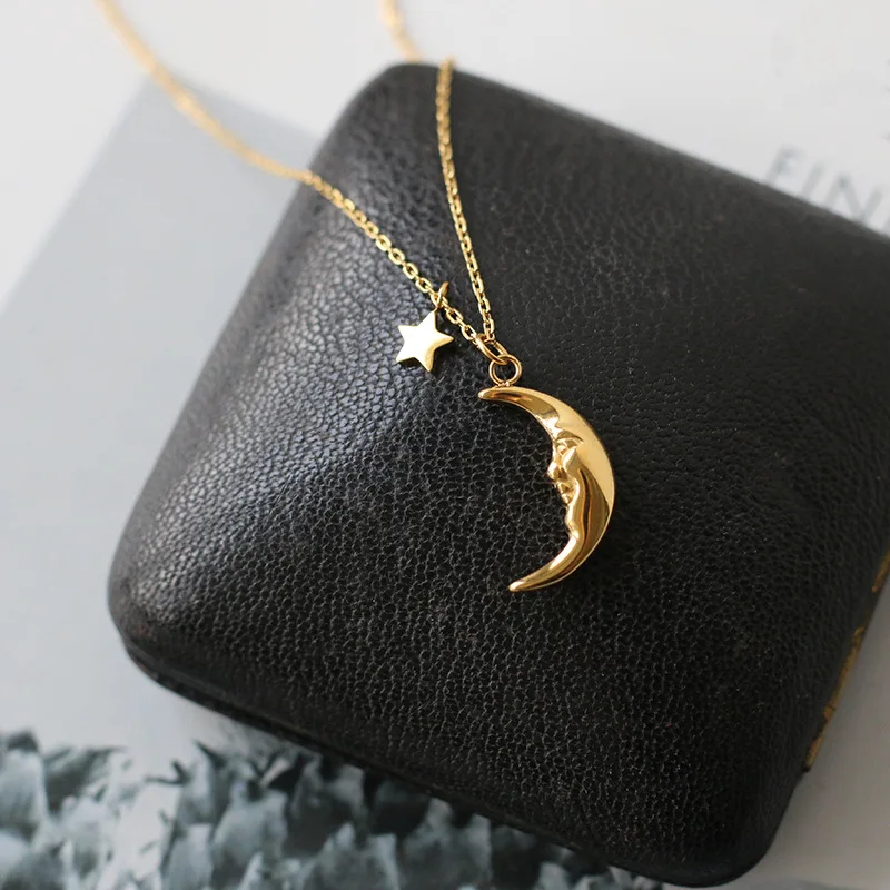 

Titanium With 18 K Gold Moon Star Charms Necklace Women Stainless Steel Jewelry Designer T Show Runway Gown Rare Gothic Japan