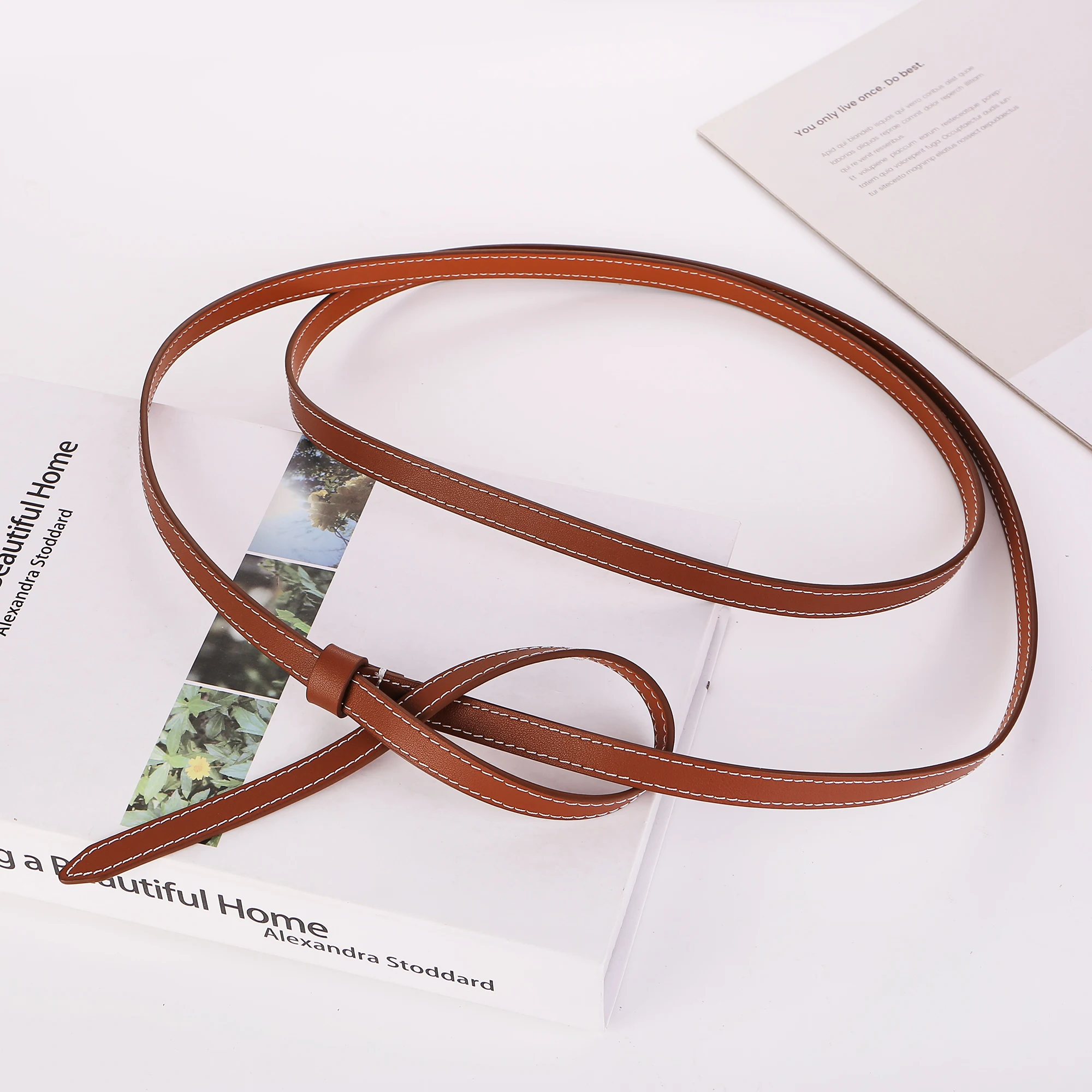 Dünner Damengürtel aus echtem Leder, Doppelschlaufe, geknotet, kleine Gürtel, vielseitige dekorative Leder-Taillenkette für Damen – Detail 4