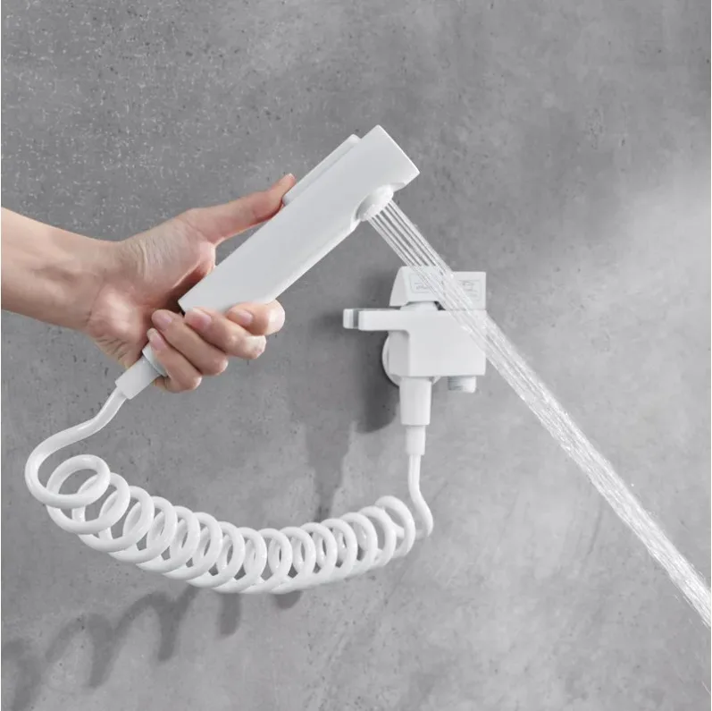 

Toilet White Pressure Toilet Spray Gun Brass Material Rinse Faucet Toilet Women's Dishwasher Cleaning Set
