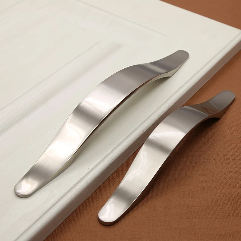 10 Uds. Cajones de gabinete cepillados de níquel curvo, simplicidad moderna europea, puertas de gabinete, manijas de herrajes para muebles de aleación de aluminio