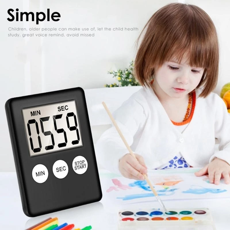 Transportabler digitaler Timer mit magnetischer Rückseite. Präzise Zeitmessung für Backübungen