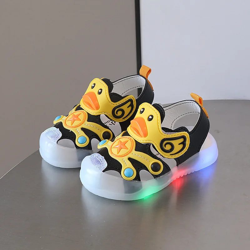 LED Light Baby Shoes 2023 Summer 0-3 Year Old Boys/girl Headband Anti Kick Sandals with Soft Soles Baby Toddler Soles Beach Shoe