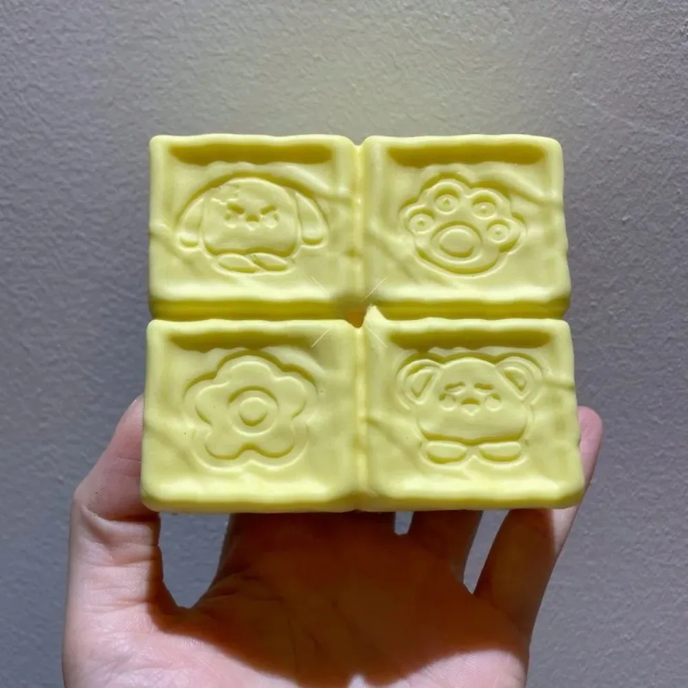 Taba Squishy Cubo di latte alla fragola Torta di pane Giocattolo da spremere Morbido antistress Giocattoli sensoriali a lenta crescita per bambini e adulti