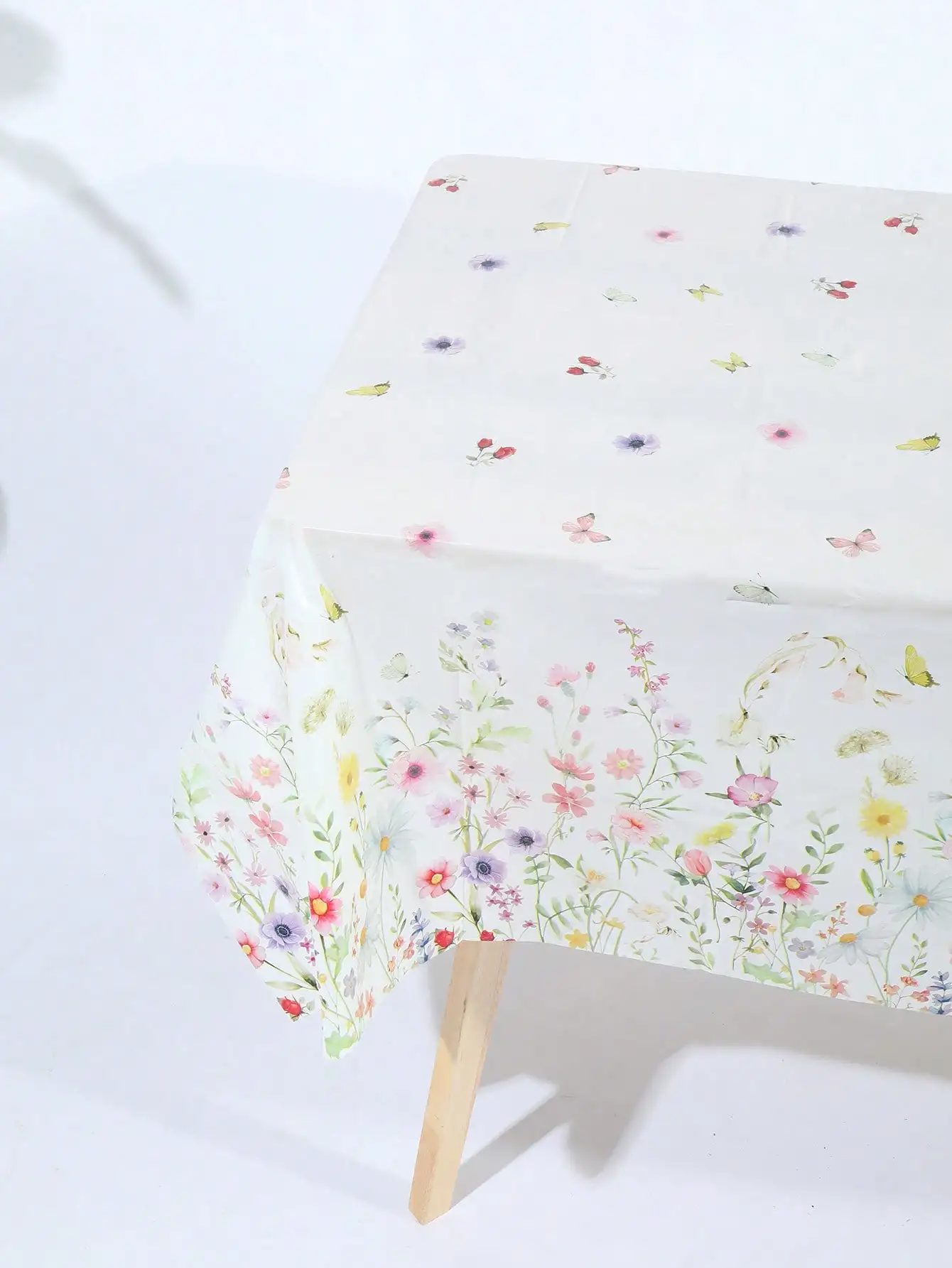 

1pc 54x108in Disposable Tablecloth with Watercolor Wildflower & Butterfly Print