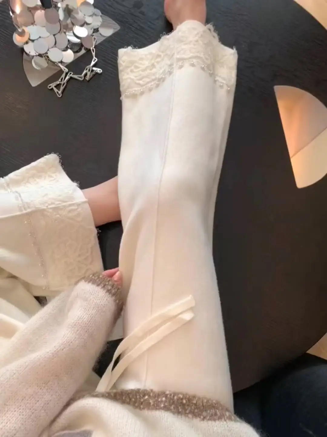 

Белые вязаные брюки-палаццо с кружевной отделкой и бисером для женщин, новинка 2026 года, премиум-класс, элегантные и универсальные повседневные брюки