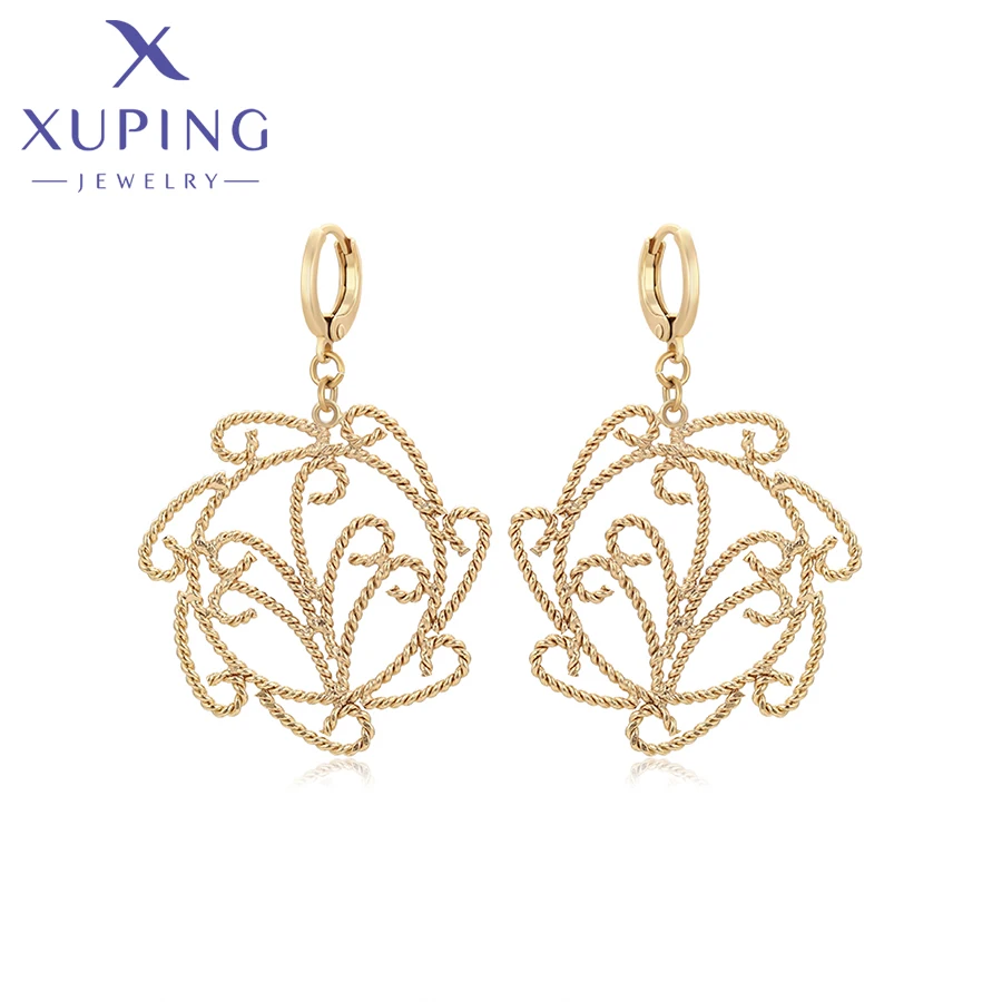 Xuping Jewelry Fashion New Arrival Flower Shaped Light Gold Color Hoop Earrings for Women Party Gift X001141644